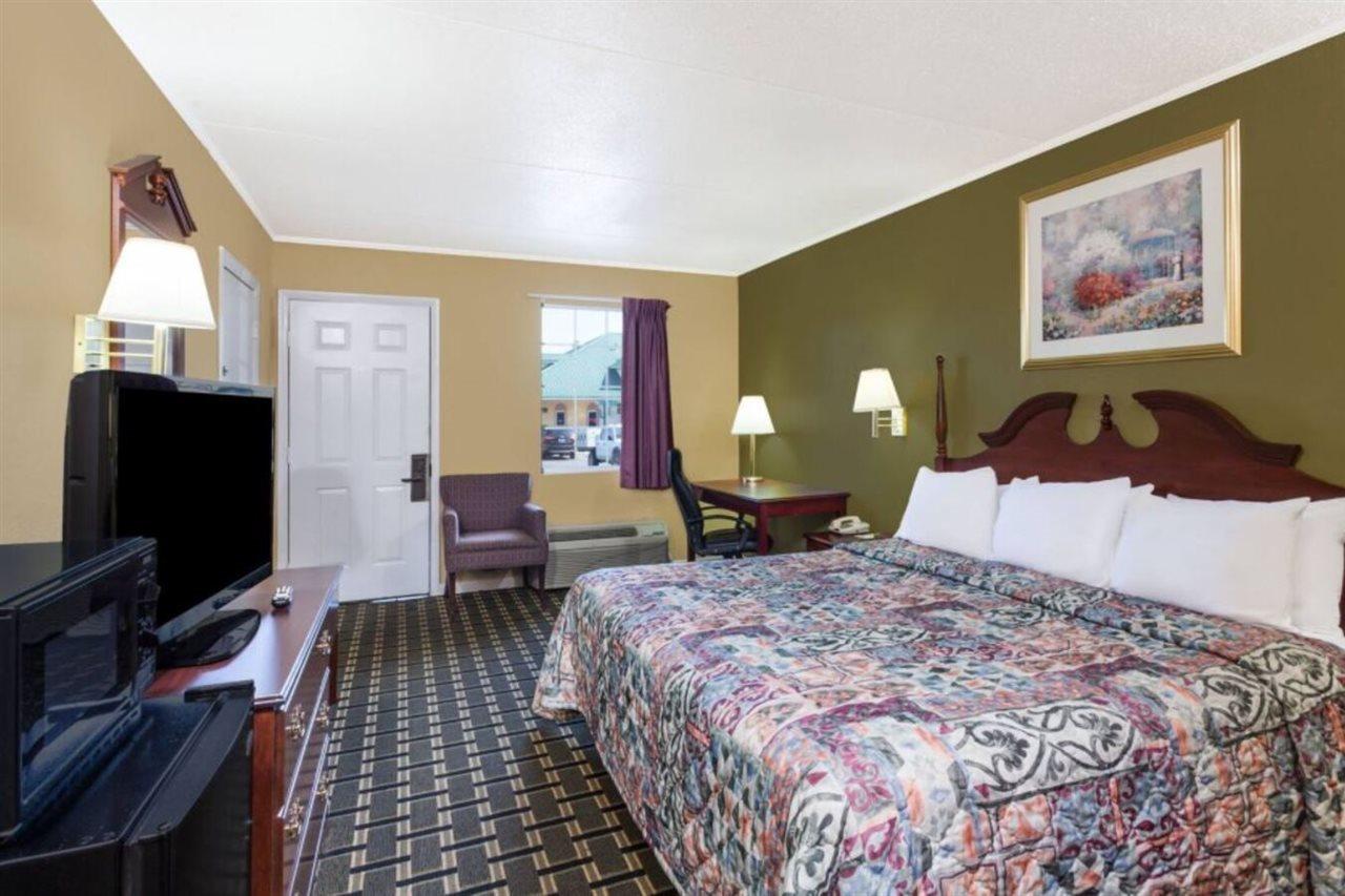 Days Inn By Wyndham Lenoir City Exterior foto