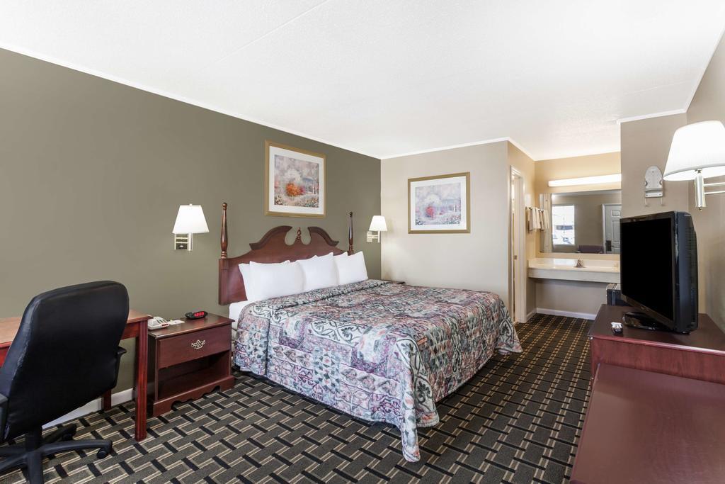 Days Inn By Wyndham Lenoir City Exterior foto